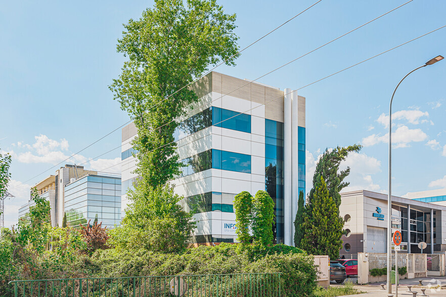 Calle Francisco Gervás, 9, Alcobendas, Madrid en alquiler - Foto del edificio - Imagen 2 de 20