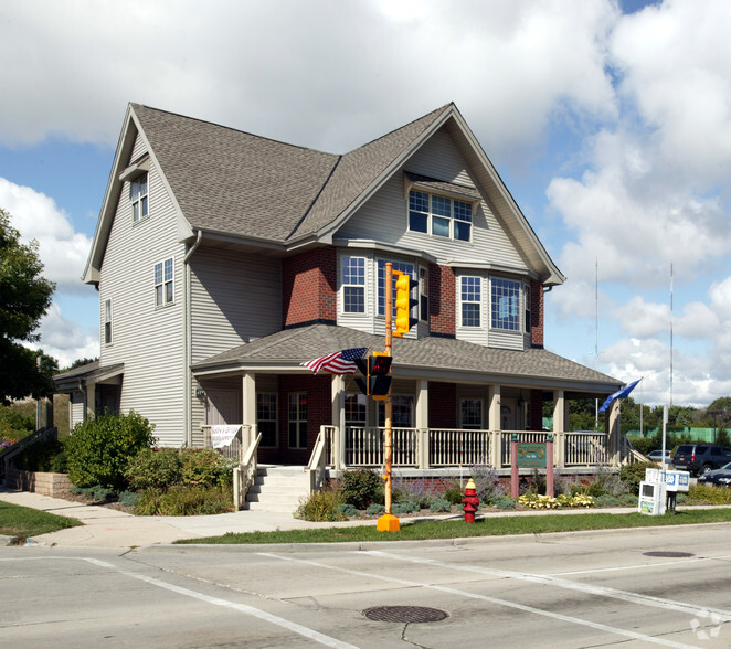 4629 N Port Washington Rd, Milwaukee, WI en venta - Foto del edificio - Imagen 1 de 28