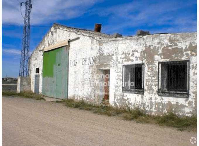 Naves en Aguilafuente, Segovia en venta - Foto del edificio - Imagen 2 de 6