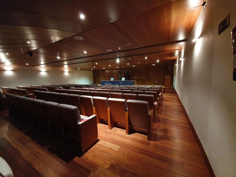 Oficina en La Rinconada en alquiler - Foto del edificio - Imagen 3 de 14