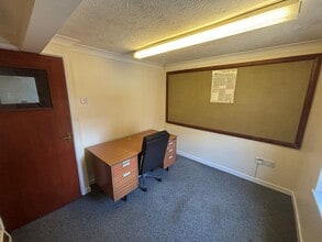 1B Roise St, Bedford en alquiler Foto del edificio- Imagen 2 de 6