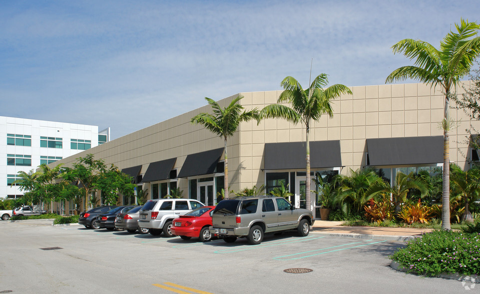 3313-3353 N University Dr, Coral Springs, FL en alquiler - Foto principal - Imagen 3 de 3