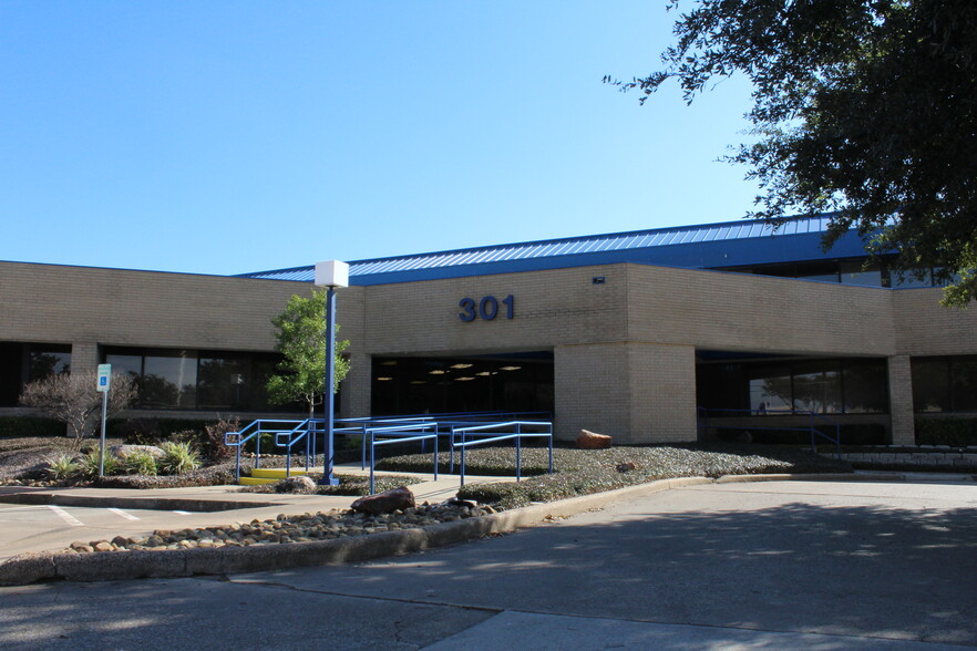 301 S Sherman St, Richardson, TX en alquiler - Foto del edificio - Imagen 2 de 4