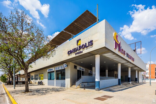 Más detalles de Avenida General Giraldez, Utrera - Local en venta