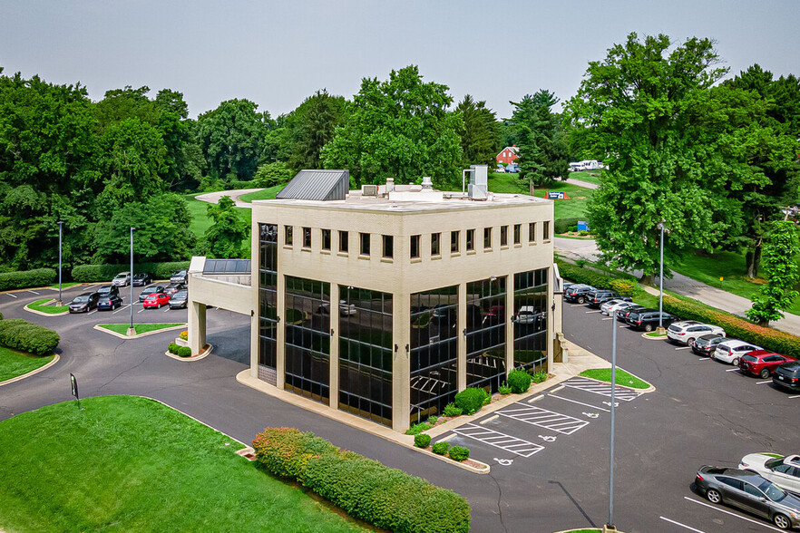 1700 Old Bluegrass Ave, Louisville, KY en alquiler - Foto del edificio - Imagen 3 de 9