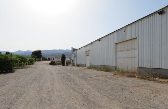 Nave cartera de 2 inmuebles en venta en LoopNet.es - Foto del edificio - Imagen 2 de 22