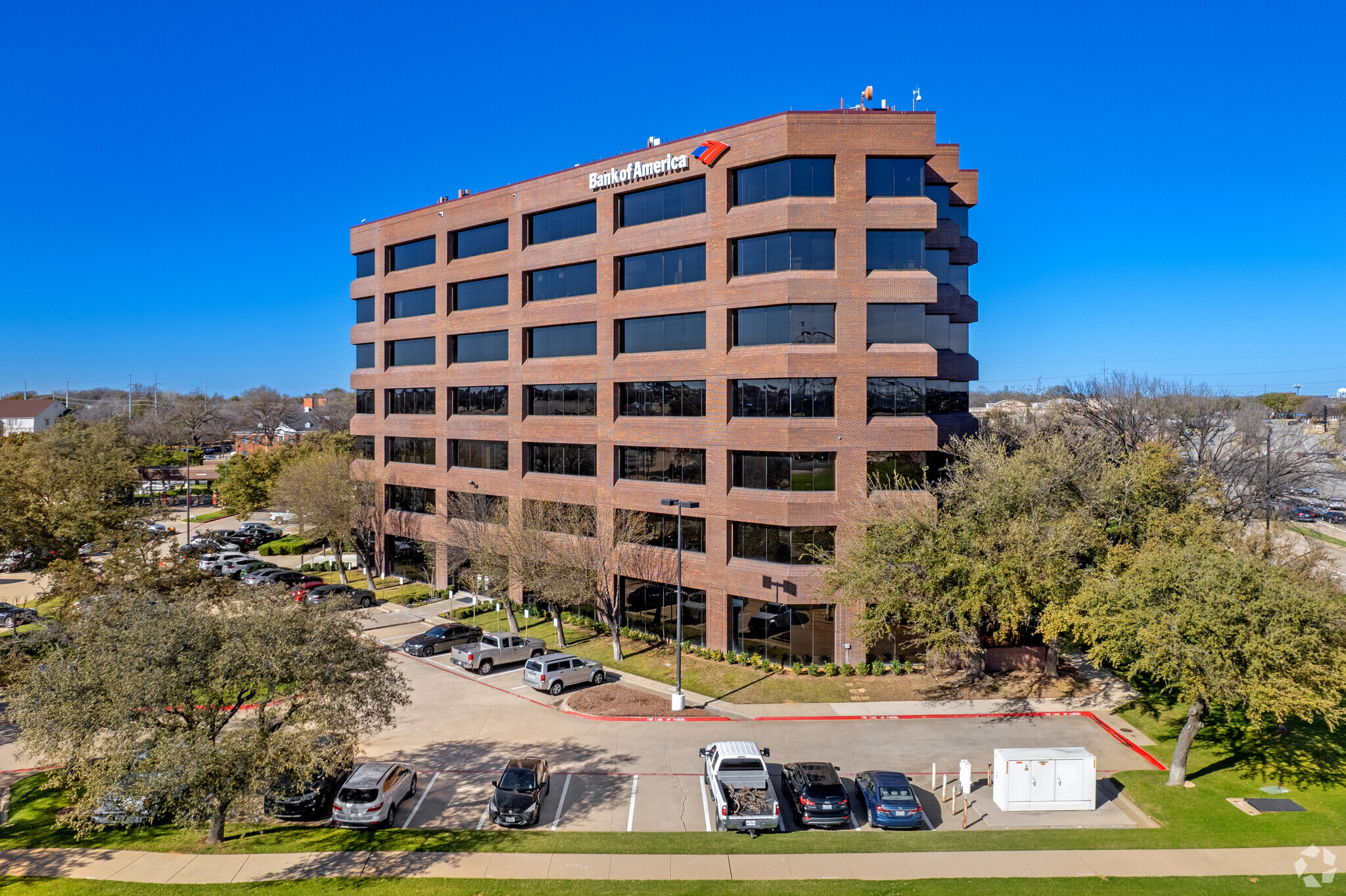 2000 E Lamar Blvd, Arlington, TX en alquiler Foto del edificio- Imagen 1 de 9