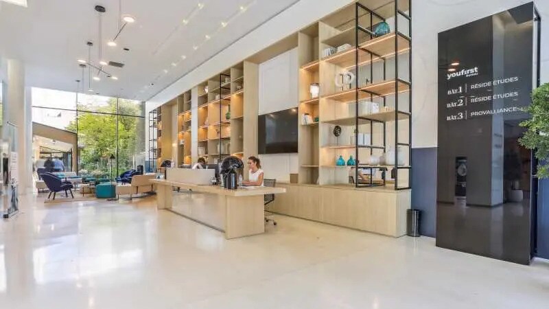 96-104 avenue Charles de Gaulle, Neuilly-sur-Seine en alquiler - Vestíbulo - Imagen 2 de 9