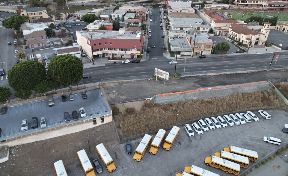 1040 N Broadway, Los Angeles, CA en alquiler - Vista aérea - Imagen 3 de 3