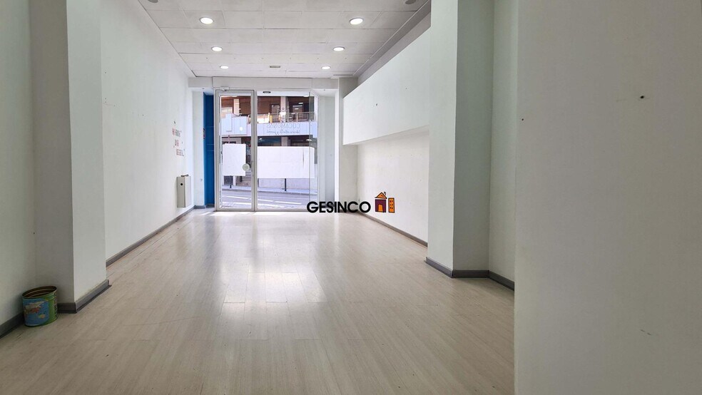 Local en Ontinyent, Valencia en alquiler - Foto del edificio - Imagen 2 de 7