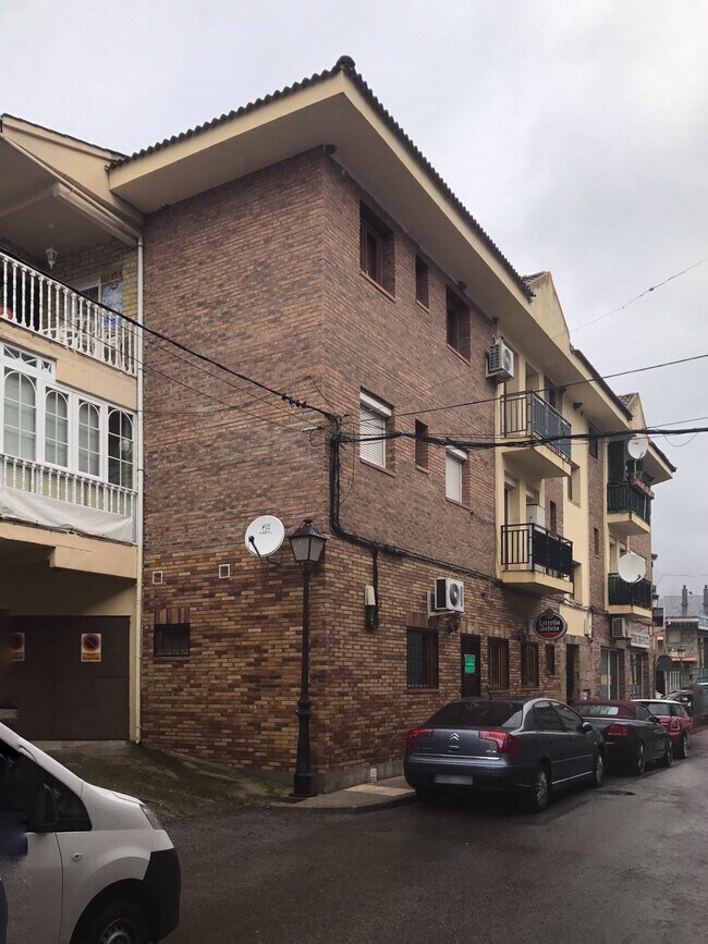 Más detalles de Calle Peña Hoyuela, 2, El Boalo - Edificio residencial​ en venta