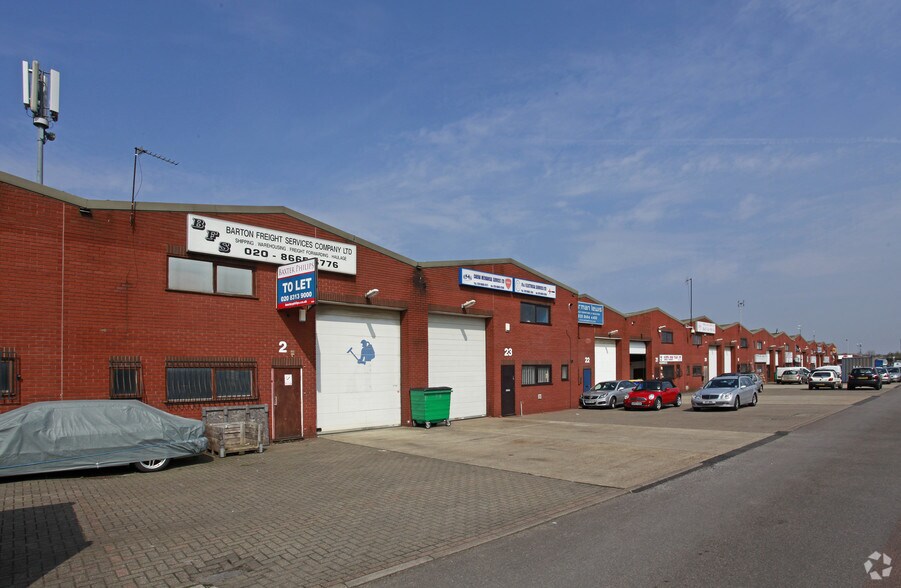 Tait Rd, Croydon en venta - Foto del edificio - Imagen 3 de 11