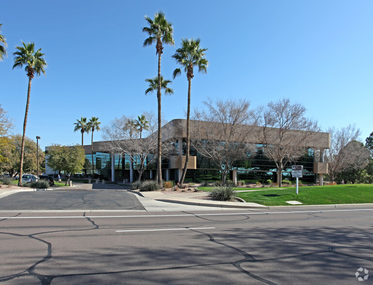 7855 S River Pky, Tempe, AZ en alquiler - Foto del edificio - Imagen 2 de 32