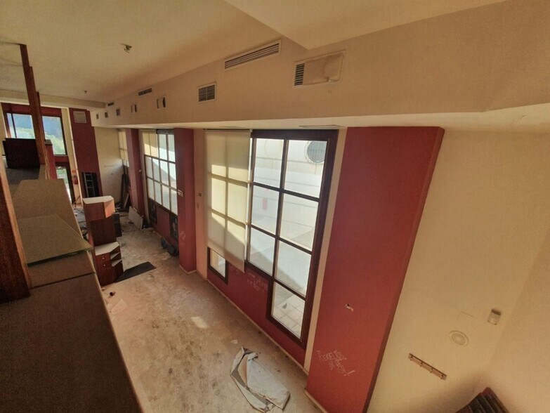 Local en SEVILLA en alquiler - Foto del edificio - Imagen 3 de 9