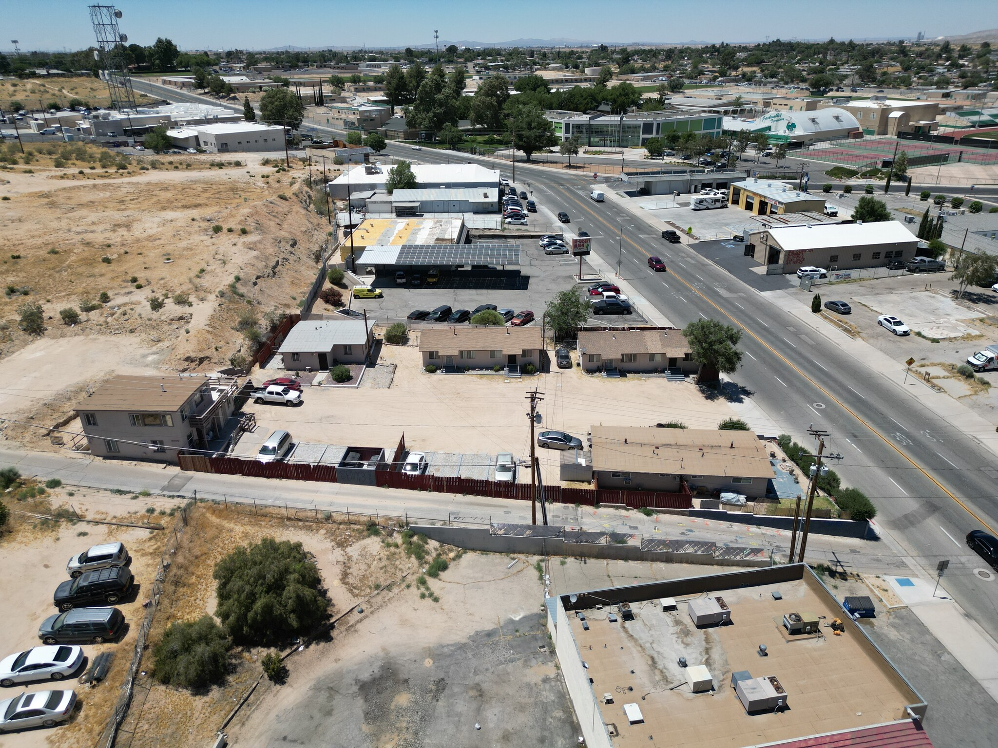 16675 Mojave Dr, Victorville, CA en venta Foto del edificio- Imagen 1 de 9