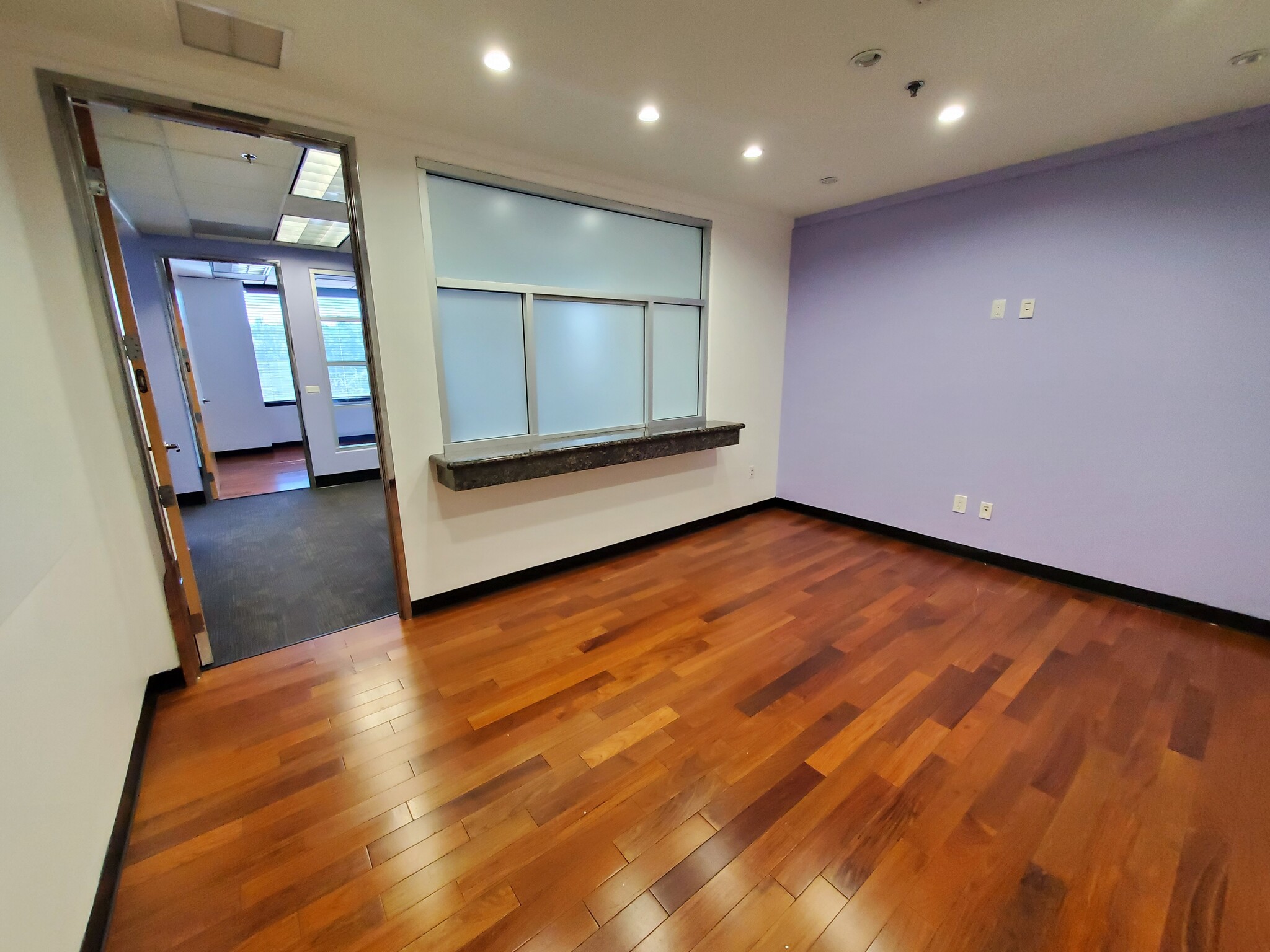 4705 Laurel Canyon Blvd, Studio City, CA en alquiler Foto del interior- Imagen 1 de 7