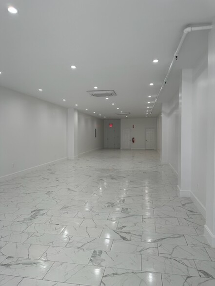 21609 Jamaica Ave, Queens Village, NY en alquiler - Foto del interior - Imagen 3 de 6