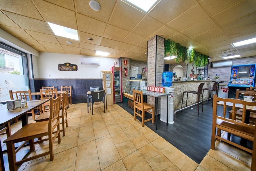 Local en Las Gabias, Granada en alquiler - Foto del edificio - Imagen 3 de 43