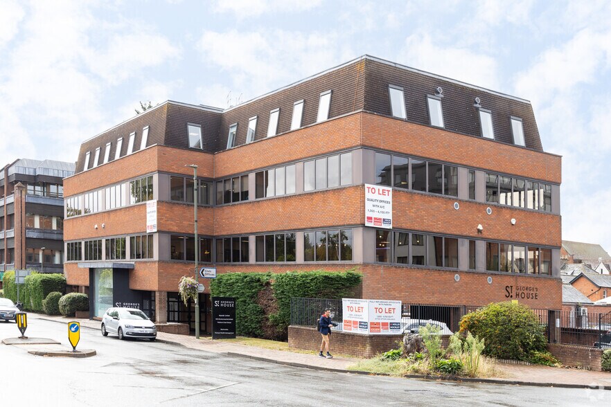 Knoll Rd, Camberley en alquiler - Foto del edificio - Imagen 1 de 1