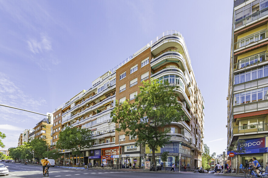 Calle Manuel Luna, 1, Madrid, Madrid en venta - Foto del edificio - Imagen 2 de 2