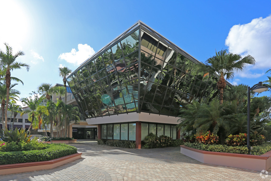 7100 W Camino Real, Boca Raton, FL en alquiler - Foto del edificio - Imagen 2 de 33