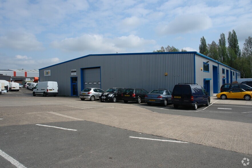 Cunliffe Dr, Kettering en venta - Foto del edificio - Imagen 2 de 9