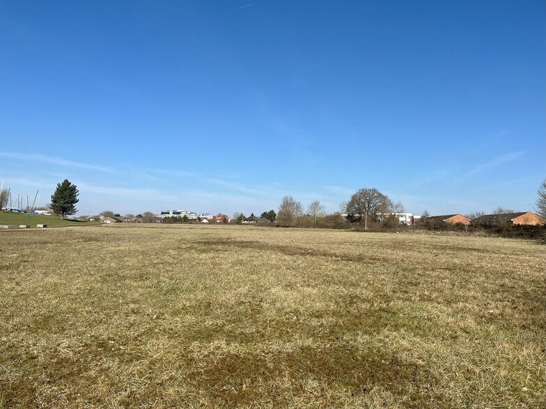 Horton Rd, Slough en venta - Foto del edificio - Imagen 2 de 3