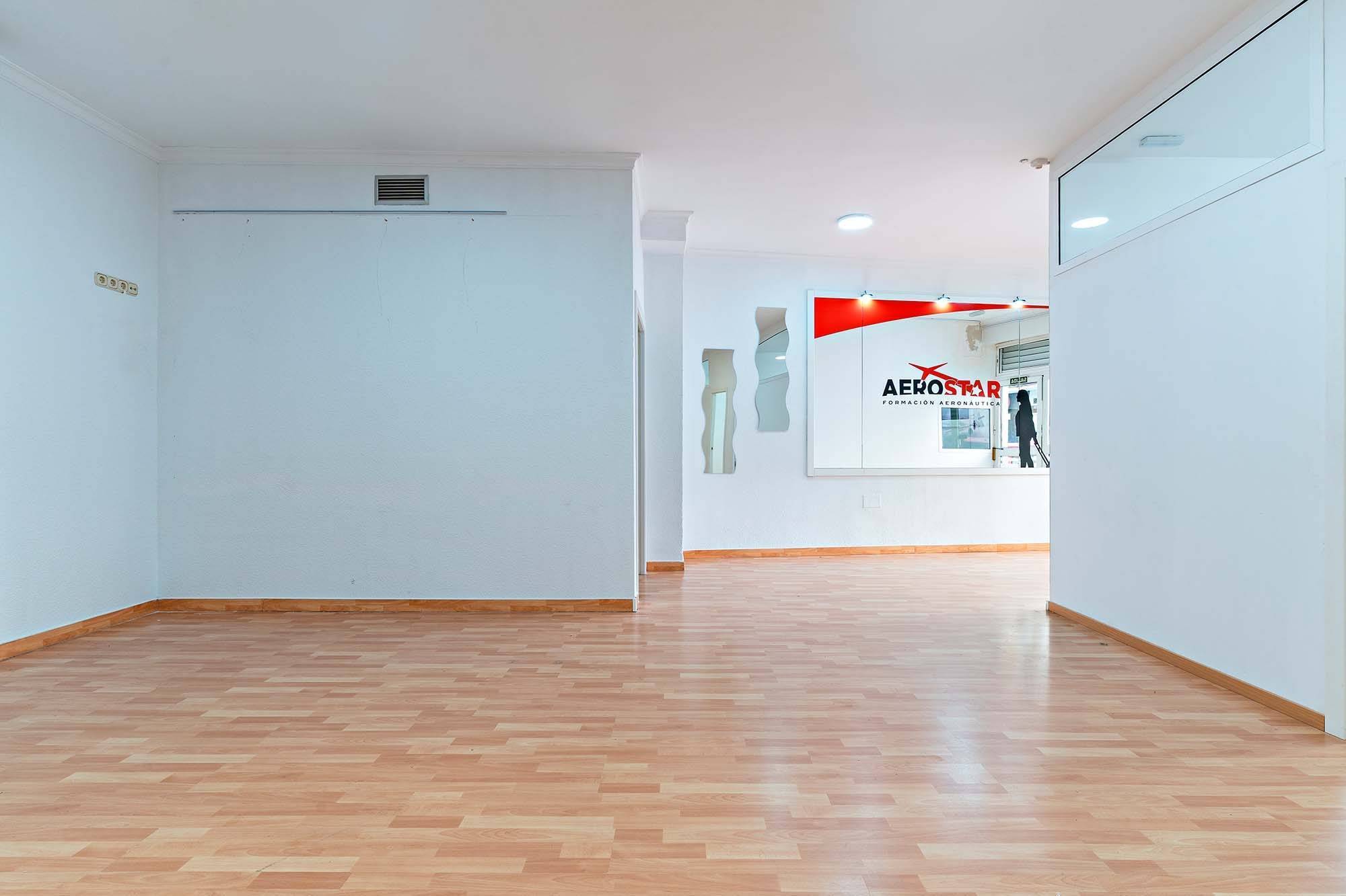 Local en Almería, Almería en venta Foto del edificio- Imagen 1 de 26