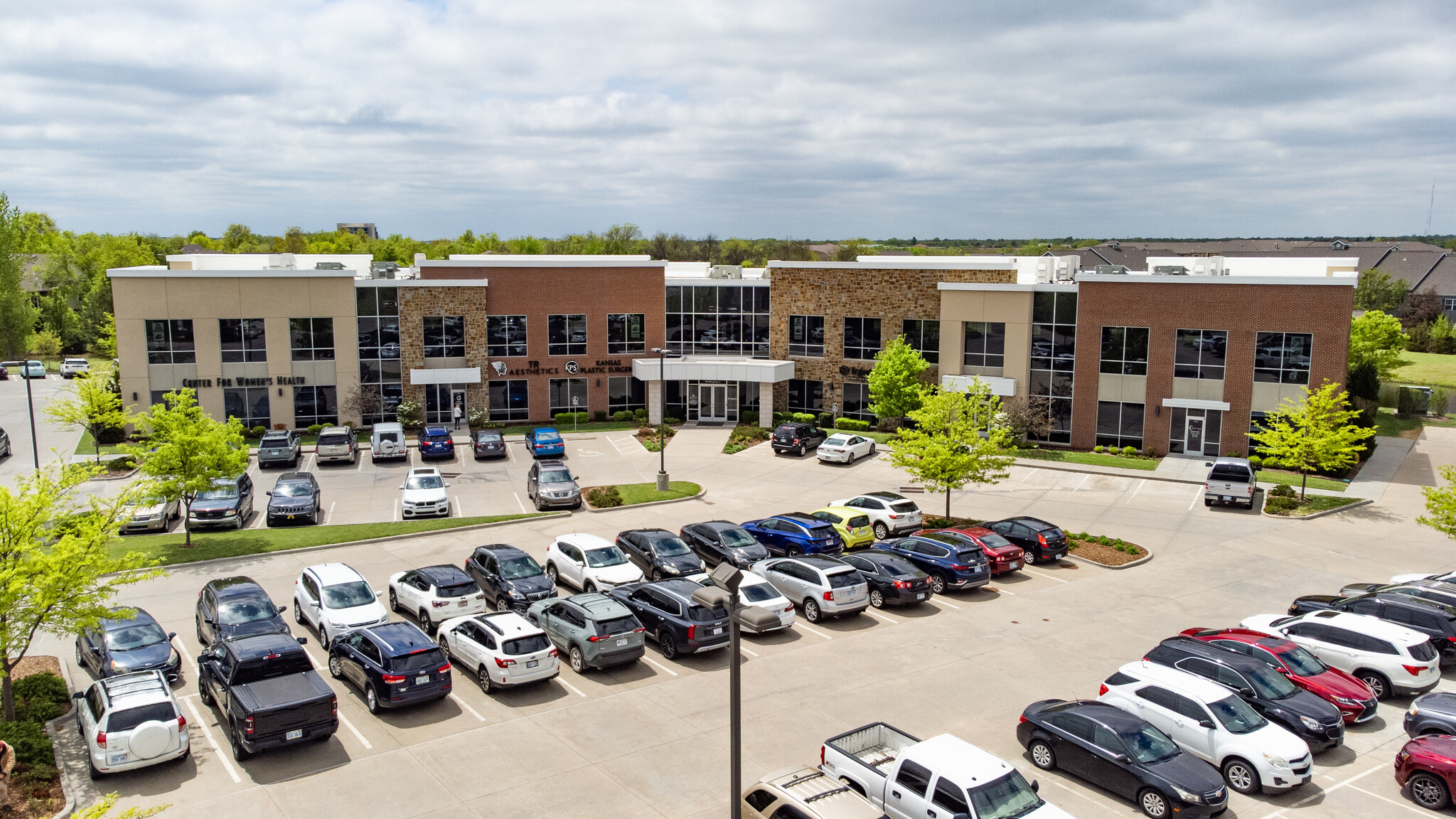 10111 E 21st St N, Wichita, KS en alquiler Foto del edificio- Imagen 1 de 14