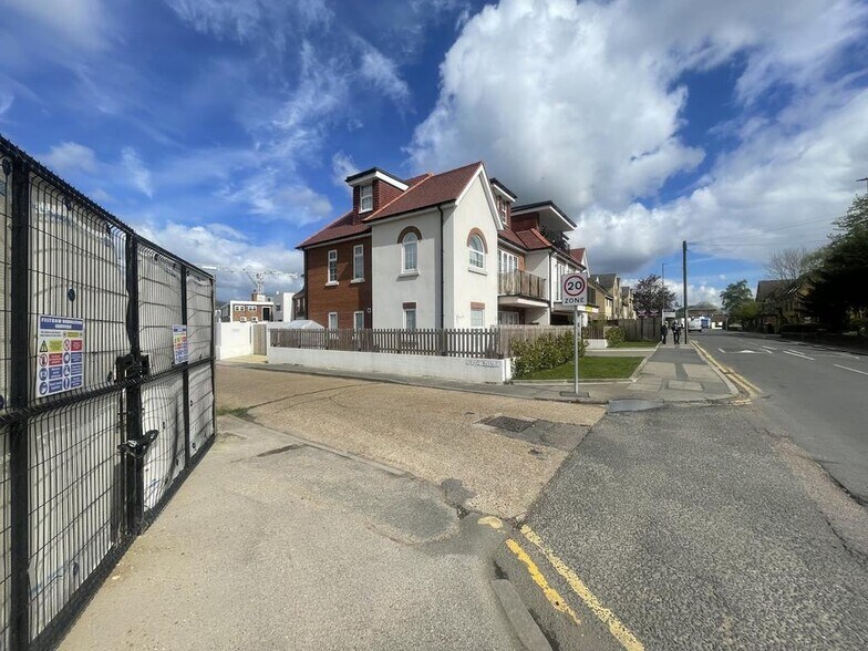 Drake Ave, Staines en venta - Foto del edificio - Imagen 3 de 5