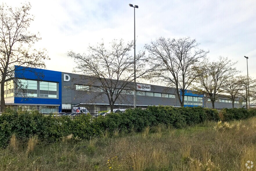 Plaza René Descartes, 2, Alcalá de Henares, Madrid en alquiler - Foto del edificio - Imagen 3 de 9