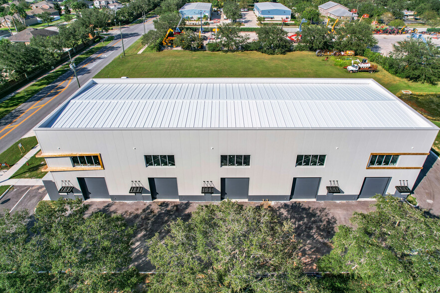 705 Hennis Rd, Winter Garden, FL en alquiler - Foto del edificio - Imagen 3 de 11