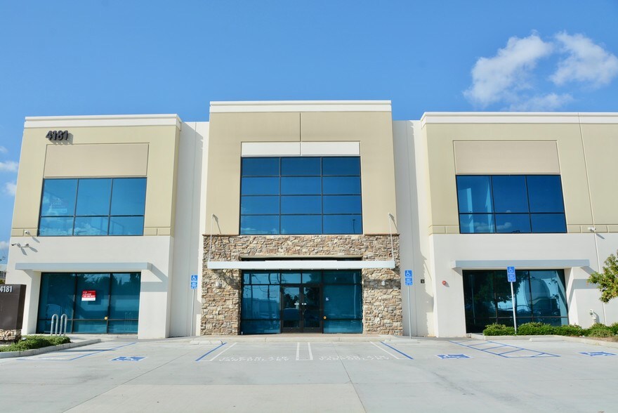 4181 Temple City Blvd, El Monte, CA en alquiler - Foto del edificio - Imagen 2 de 7
