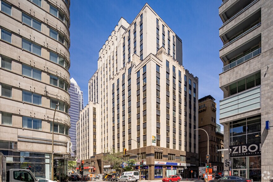 1255 Boul Robert-Bourassa, Montréal, QC en alquiler - Foto principal - Imagen 1 de 12