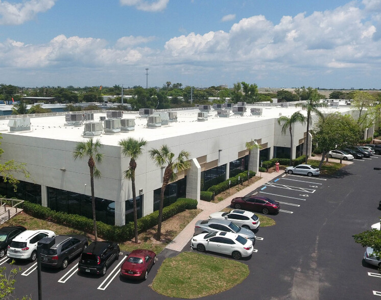 3600-3665 Park Central Blvd N, Pompano Beach, FL en alquiler - Foto del edificio - Imagen 1 de 3