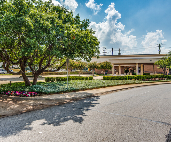 13333 Midway Rd, Farmers Branch, TX en alquiler - Foto del edificio - Imagen 3 de 5