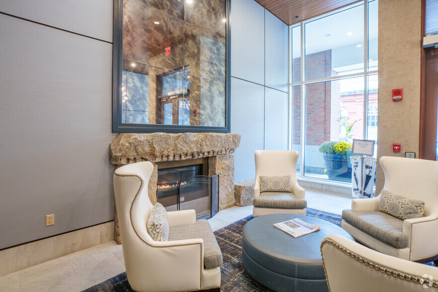 250 1st Ave, Charlestown, MA en alquiler - Lobby - Imagen 2 de 27