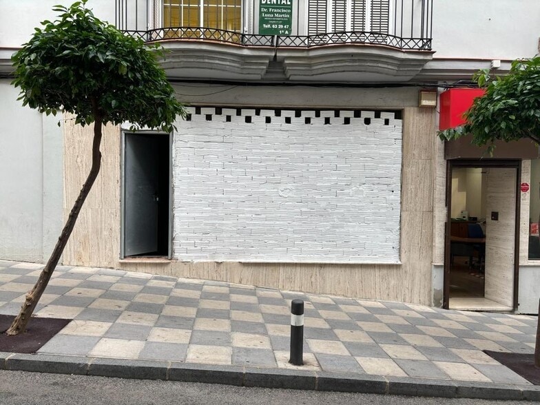 Local en Algeciras, Cádiz en venta - Foto del edificio - Imagen 2 de 5