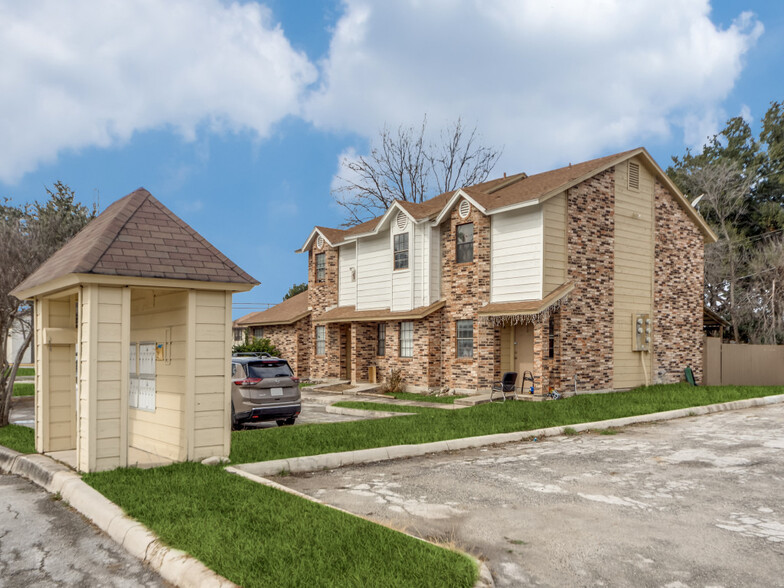 10530 Starcrest Dr, San Antonio, TX en venta - Foto del edificio - Imagen 2 de 15