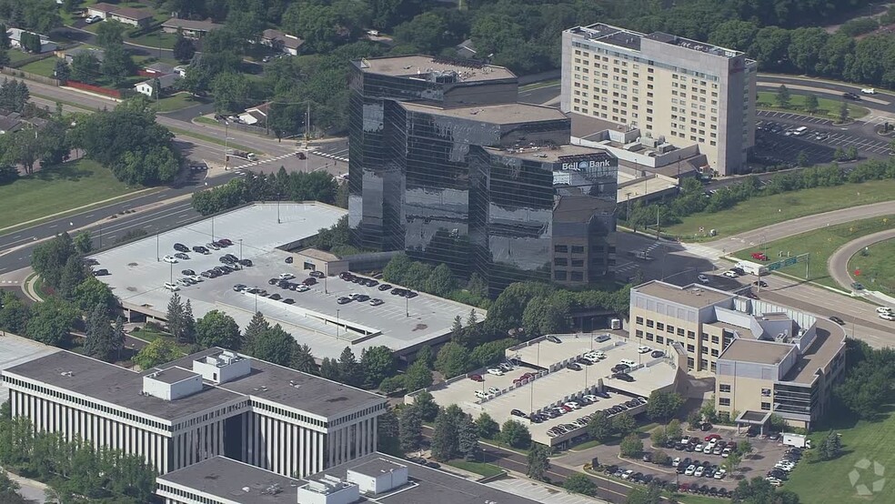 3800 American Blvd W, Bloomington, MN en alquiler - Vídeo aéreo - Imagen 2 de 17