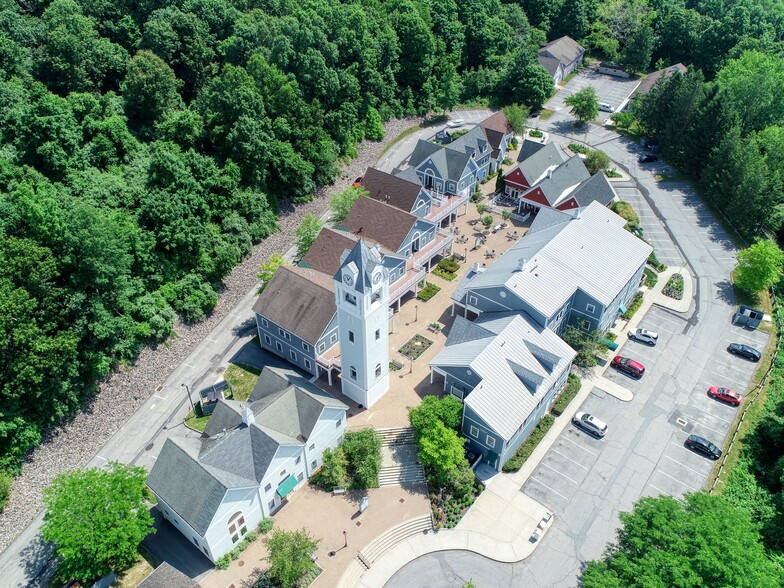 500 Clock Tower Commons, Brewster, NY en alquiler - Vista aérea - Imagen 2 de 2