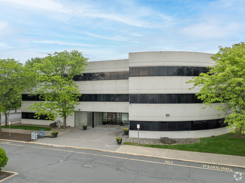 101 Grovers Mill Rd, Lawrenceville, NJ en venta - Foto del edificio - Imagen 1 de 35