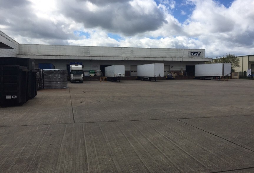 Maidstone Rd, Milton Keynes en alquiler - Foto del edificio - Imagen 3 de 4