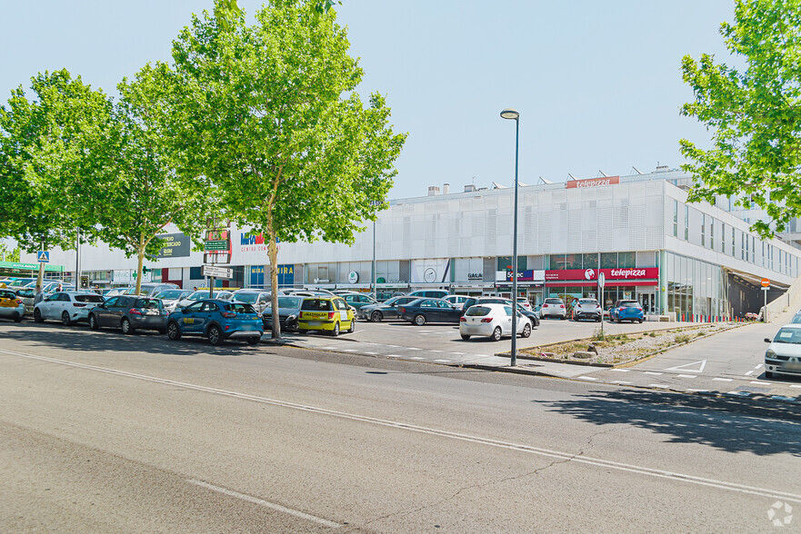 Avenida Juan Pablo II, 26, Paracuellos De Jarama, Madrid en alquiler - Foto del edificio - Imagen 2 de 4