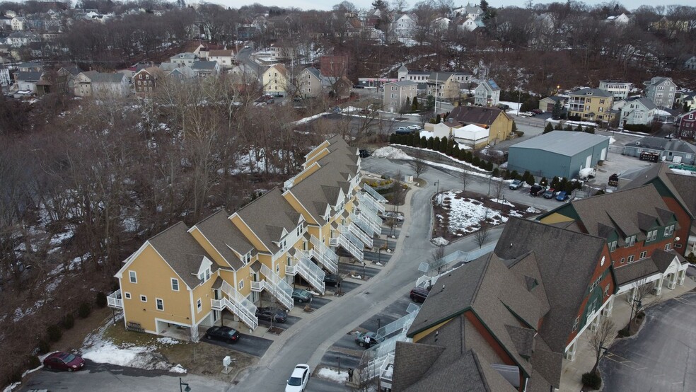 727 Front St, Woonsocket, RI en alquiler - Foto del edificio - Imagen 3 de 6