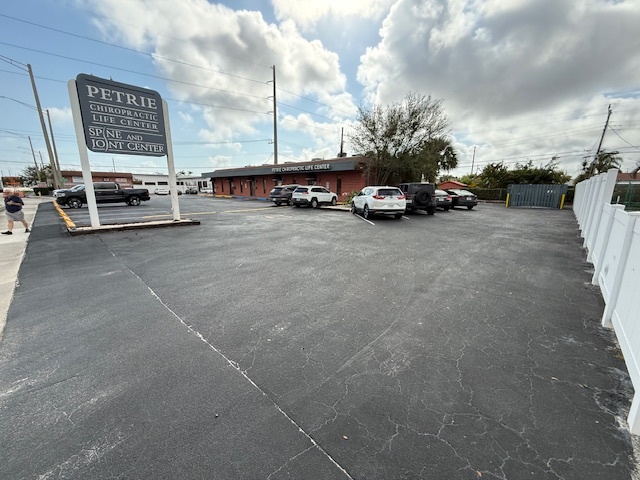 410 NE 44th St, Oakland Park, FL en alquiler - Foto del edificio - Imagen 2 de 14