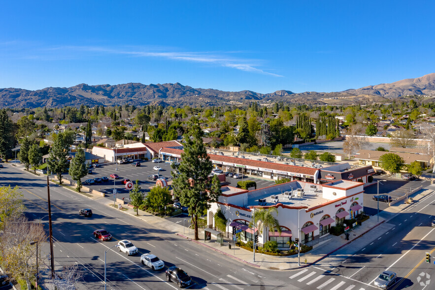 20505-20509 Devonshire St, Chatsworth, CA en alquiler - Foto del edificio - Imagen 2 de 4