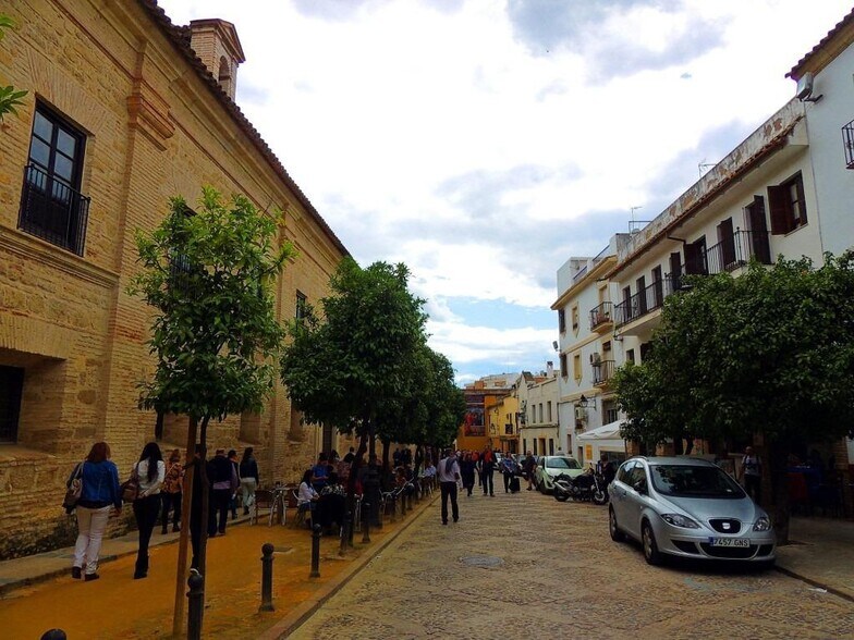 Local en Córdoba, Córdoba en alquiler - Foto del edificio - Imagen 2 de 13