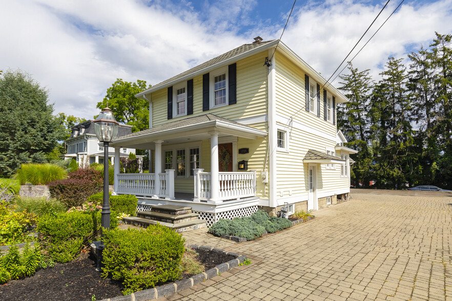 1230 Hopewell Ave, Fishkill, NY en venta - Foto del edificio - Imagen 1 de 23