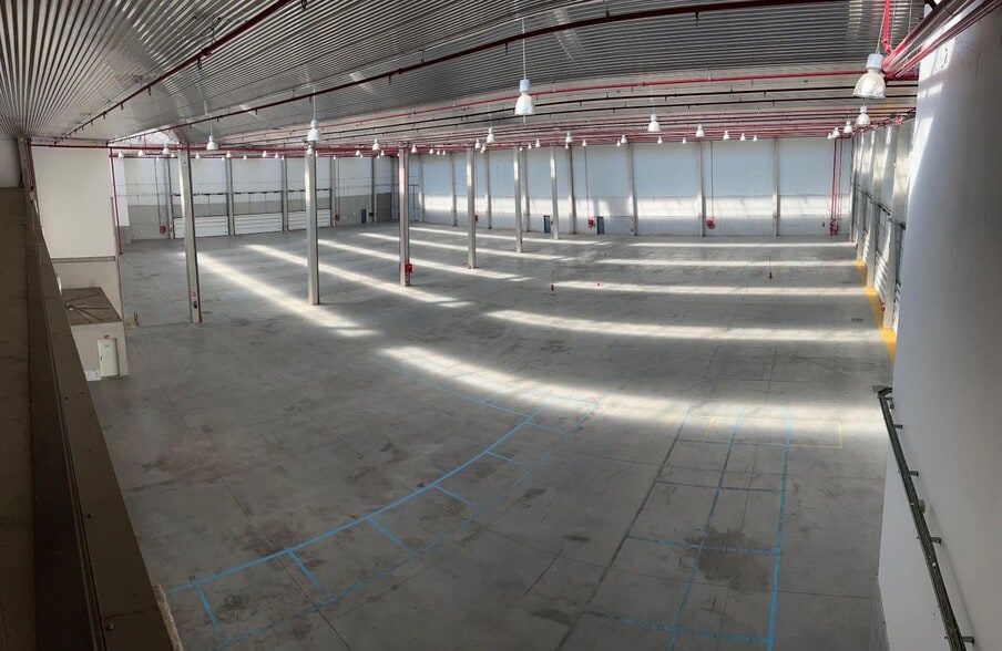 Nave en Alovera, Guadalajara en alquiler - Foto del edificio - Imagen 1 de 7